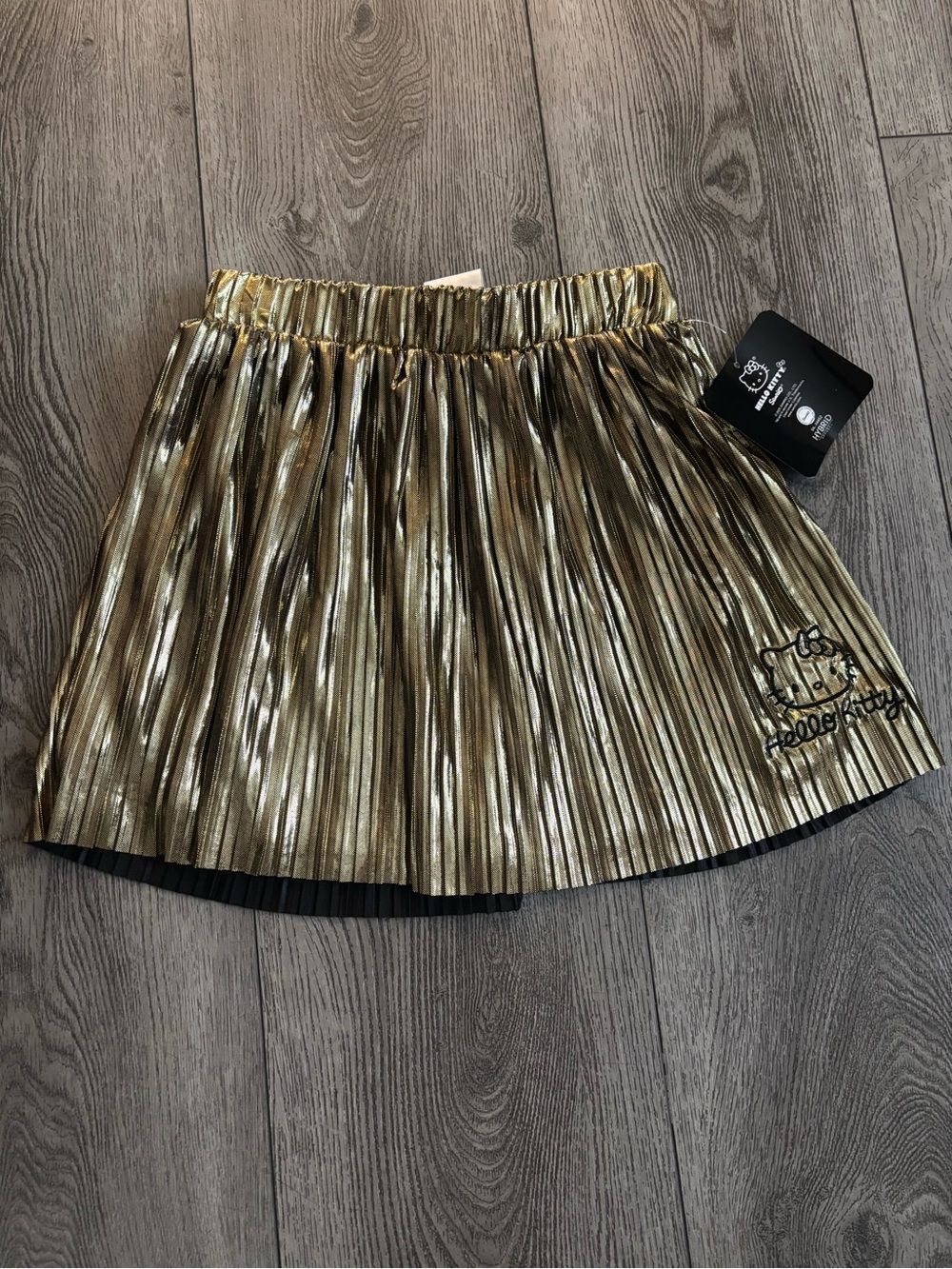 Hello Kitty Girls' Metallic Gold Pleated Skirt